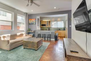 Cowboy Pool and Balcony Home 1 Mi to Dtwn Austin! - 5