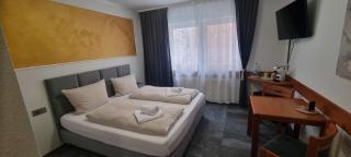 Doppelbett - Gästezimmer - 11min von Gießen 8,4km in Fernwald-Steinbach - Steinbach - 8