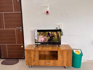 Urban Homestays 2BHK Solapur - 5