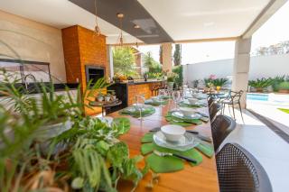 Exuberante Casa c/ Piscina e Suíte Master c/ Hidro - 1