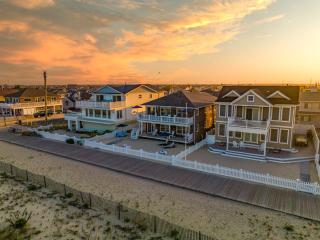 Ultimate 3 Bedroom Lavallette Beachfront Rental - 6