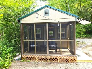 Tiny Home Creekside Nature Escape, Hot Shower, WIFI, Peaceful - 5