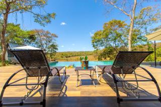 Romantismo a Dois em Cabana à Beira Lago e Piscina - 1