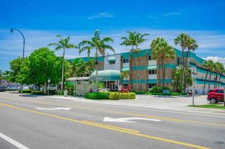 Surf Rider Resort - 8