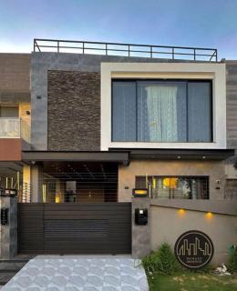 Luxury Stay DHA Phase 6 Near Dolmen Mall - 0