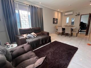 Casa com piscina e garagem - 0