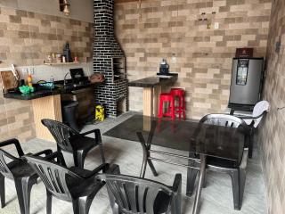 Casa com piscina e garagem - 1