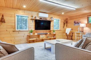 Hiking and Snowmobile Trails On-Site Alton Retreat! - 1