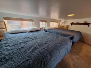 Ocean Front Cabin 11 W Jacuzzi & Superb Views - 7