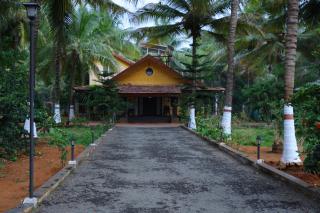 Wood House Near Isha And Karunya University by Shivalaya - 4