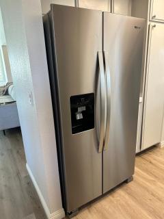 Modern Private 3B-2BA Home and Spacious Yard - 2