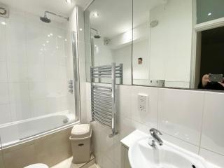 Hyde Park & Paddington 1 Bed Apartment - London - 9
