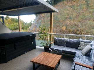 GLAMOUR VOX Jacuzzi & Club - 1