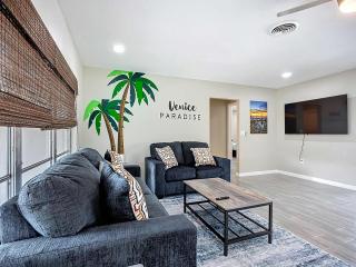 Venice Paradise 3BR 2BA HEATED POOL Mini Putt - 7