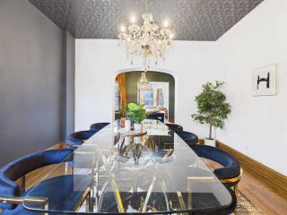 Game Day Stay Steps To Wrigley Garage - 2