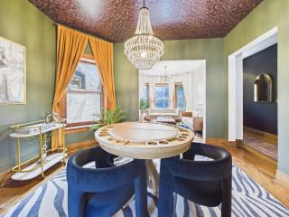 Game Day Stay Steps To Wrigley Garage - 3