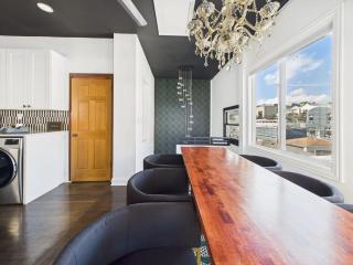 Playoff Stay Wrigley 4br Garage Firepit Patio - 1