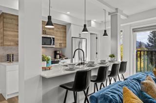 Golden Escape 2 Bdrm Mountain VIEWS - managed by Little Sister Getaways - 8