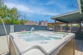 New king Beds Pool Hot Tub Outdoor Fireplace - 6