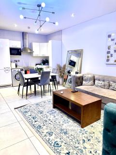 Spacious One bedroom with pool view at The Signature - 5