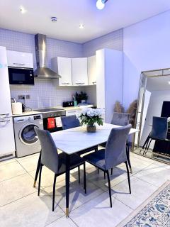 Spacious One bedroom with pool view at The Signature - 2