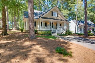 Stunning Lake Oconee Retreat with Pool Access! - 0
