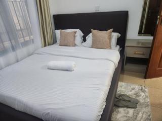 Modern 2 Bed All Ensuite Near Nakuru CBD - 9