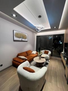 The Diamond In City Luxury Suites By ZENORA Living - 9
