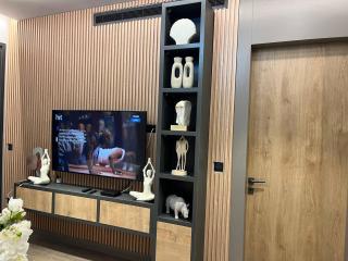 The Diamond In City Luxury Suites By ZENORA Living - 4