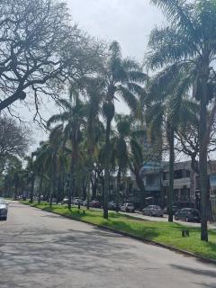 Al lado de la playa, restaurantes y el WTC - 7