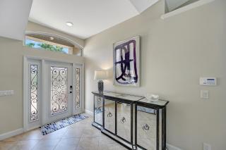 Sprawling Beach Chic - 4