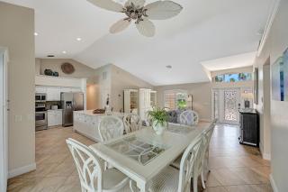 Sprawling Beach Chic - 2