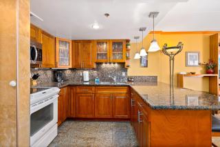 Ilikai Hotel 838 - 2