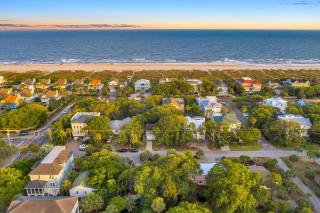 CM4005: 4005 Cameron Blvd. - 6