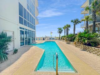 Oceanfront Luxe - Pool - Beachfront - Free Golf - 8