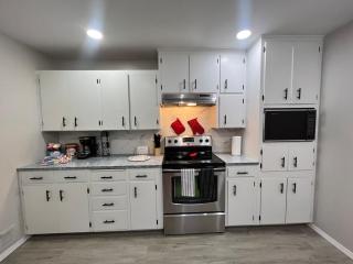 HUGE, PRIVATE, 3 BEDROOM 1 BATH NEAR PLU and JBLM - 7