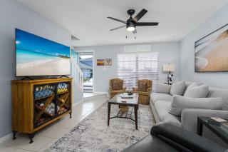 Island Hub Hideout - 9