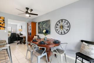 Island Hub Hideout - 3