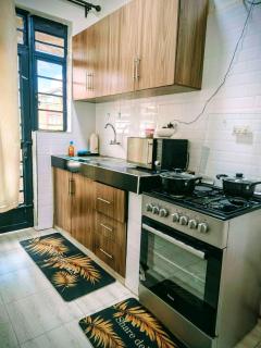 Cozy 1 Bedroom With Lift, Parking and Security - 8