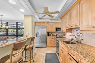 Beachside Wrap-Around Balcony - 8