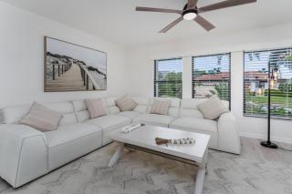 Canalside Comfort Haven - 3