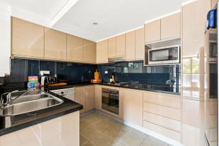 Stylish 1-Bed in the Heart of Sydney's Inner West - 1