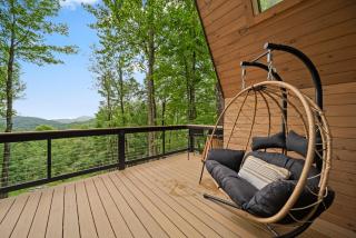 Ascent A-Frame at Calm Ridge Treehouses - 7