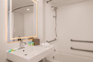 B&B HOTEL Orlando International Drive near Universal - Newly Renovated! - 5