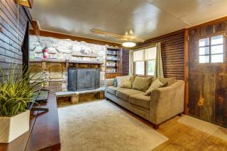 Rustic Bedford Cabin Near Hunting and Fishing - 7