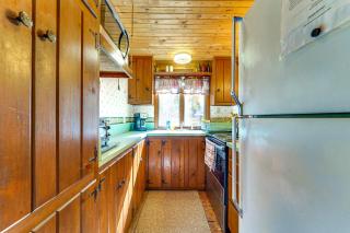 Rustic Bedford Cabin Near Hunting and Fishing - 5