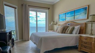 Windemere 501 - Beachfront 3BDR - 2