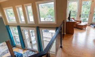 Luxury spacious home, free parking, private patios - 2