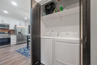 Modern 2 Bedroom Home with Fire Pit, Bikes - 4