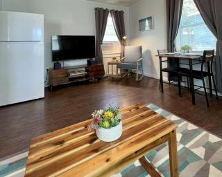 Crestview Cottage 1 - 3 Guests - 5